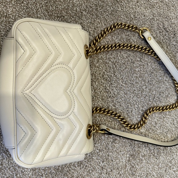Authentic Gucci Small Marmont Bag in White Leather - Picture 4 of 6